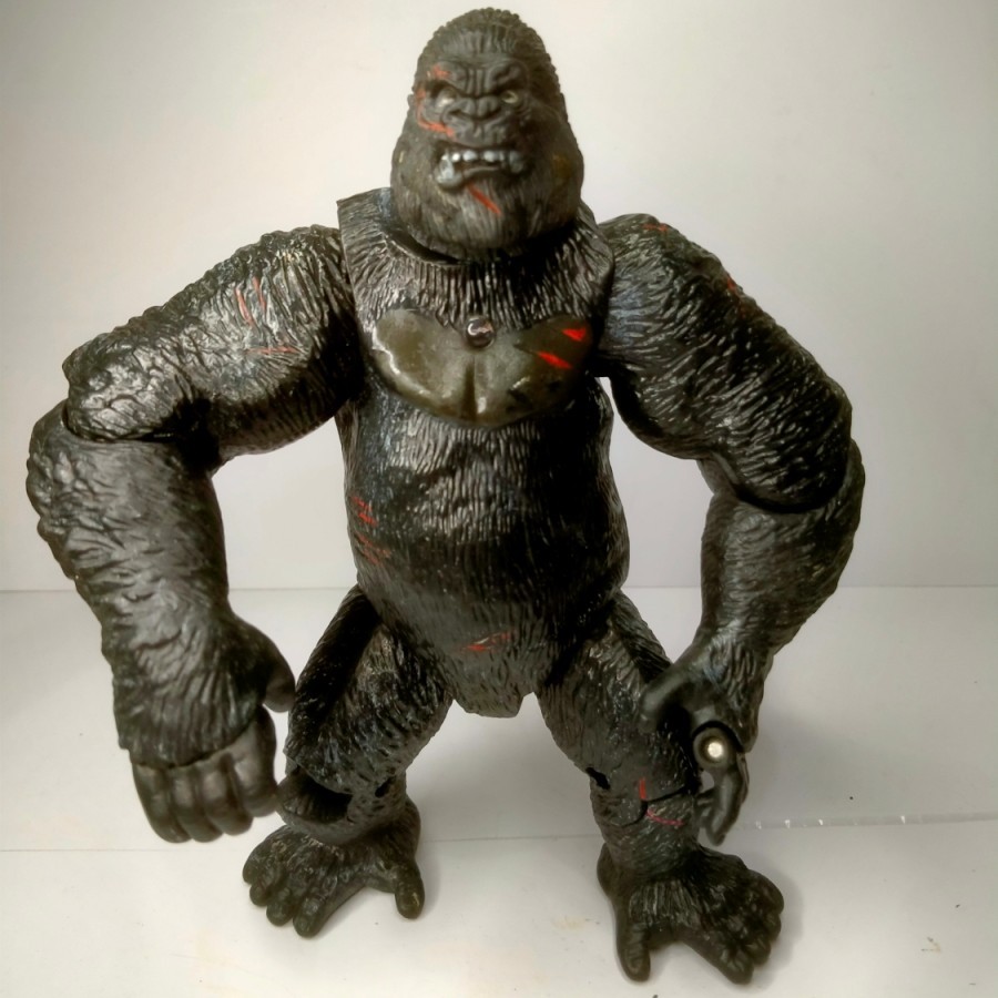 KING KONG ACTION FIGURE 2005 6.5" TALL PLAYMATES MONSTER MOVIE GORILLA LOOSE