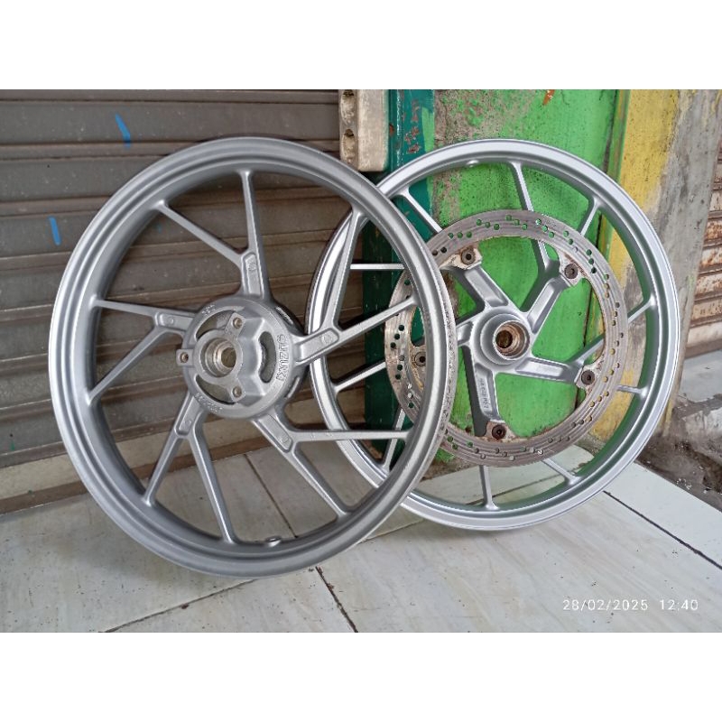 velg roda depan belakang Suzuki satria fu original copotan repaint silver