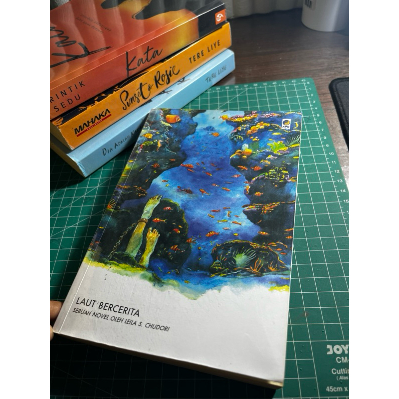 PRELOVED Novel Laut bercerita - Leila S Chudori