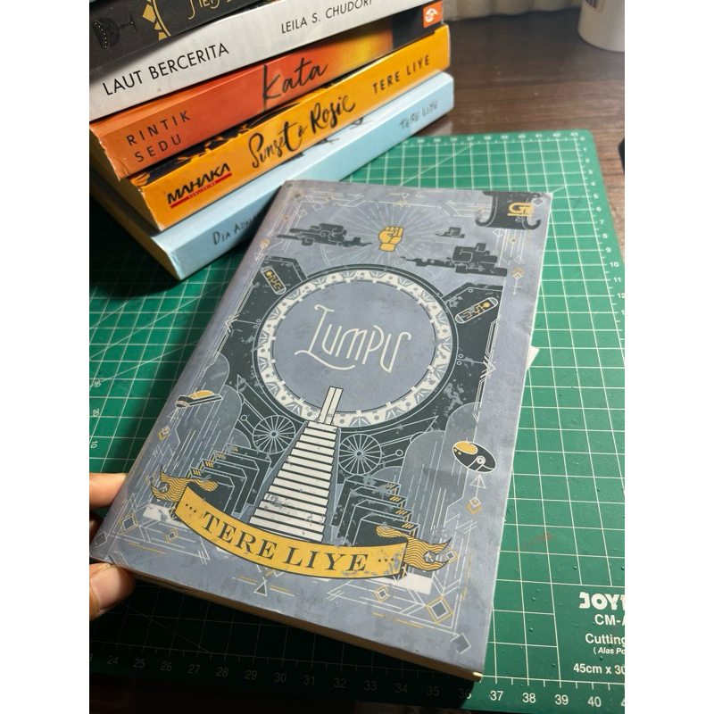 PRELOVED Novel Tere Liye -Lumpu