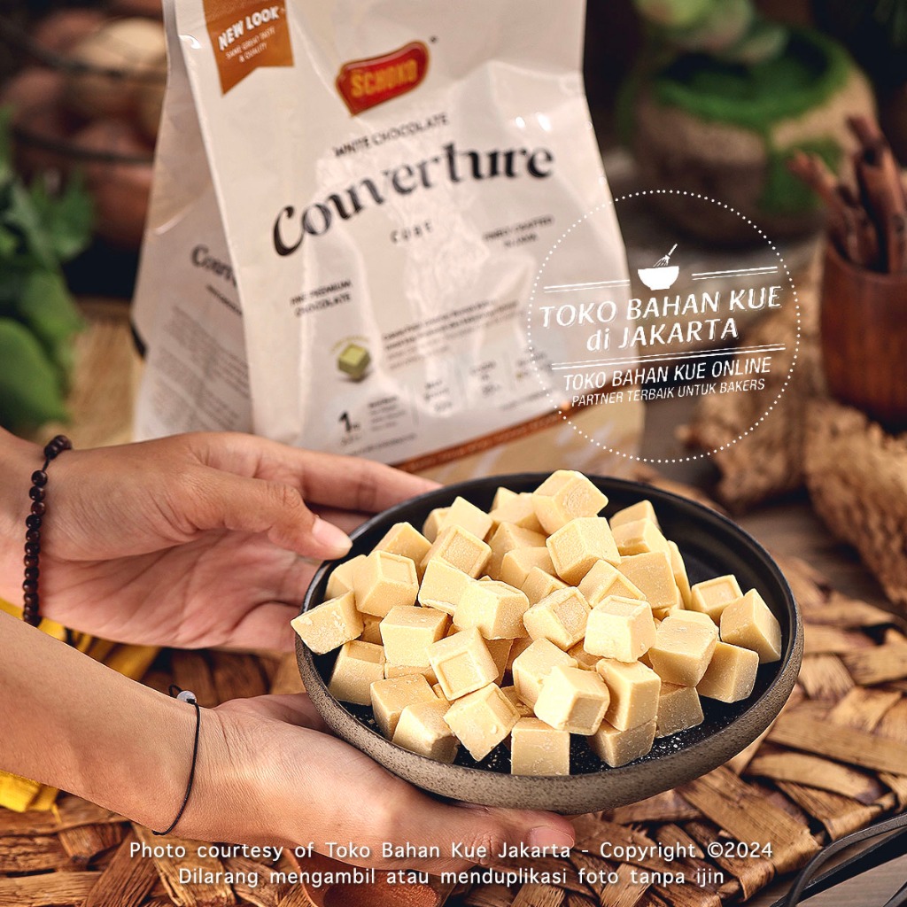 

Schoko WHITE CUBE 500gr Chocolate Couverture Cokelat Putih Susu Baking