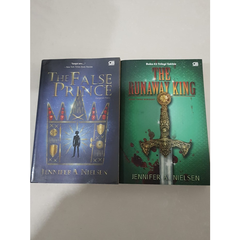 NOVEL PRELOVED THE FALSE PRINCE DAN THE RUNAWAY KING