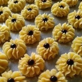 

Kue Semprit 400 g x 5 toples