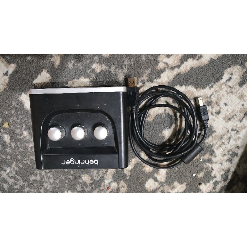 BEHRINGER U-PHORIA UM2 Second