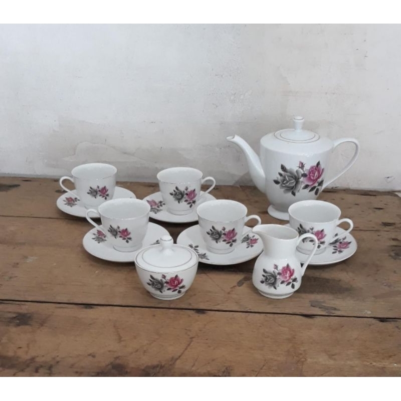 Cangkir lepek teko keramik mawar black pink set nos vintage