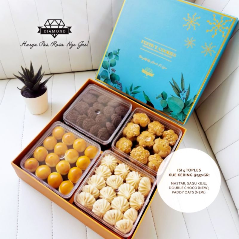 

Diamond Hampers Lebaran Kue Kering Hampers Eid Hampers Cookies Hampers Idul Fitri Premium Exclusive - Festive Edition 4 Toples @350gram Turkish Edition 6 Toples @250gram Nastar Satuan Festive with Wijsman Premium @400-500gram