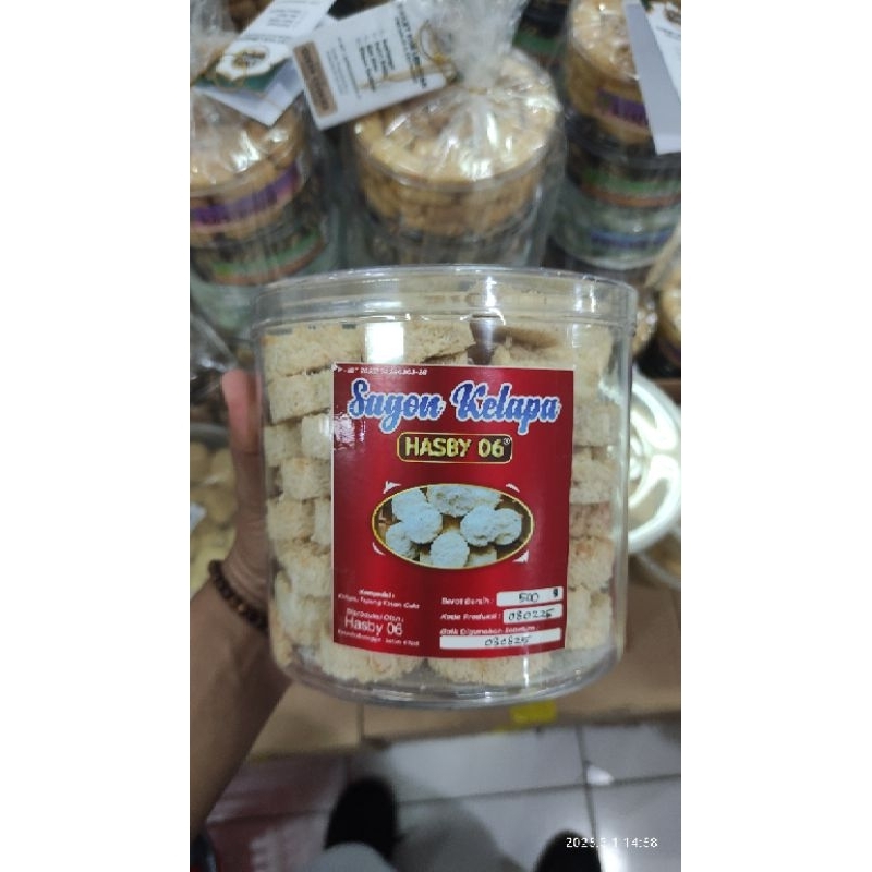 

Kue lebaran Kue Sagon Kelapa