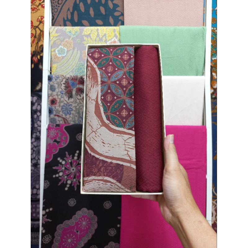 Batik semi tulis /Kain batik doby/Bahan batik solo/Batik cirebonan/Batik lasem/Rok batil