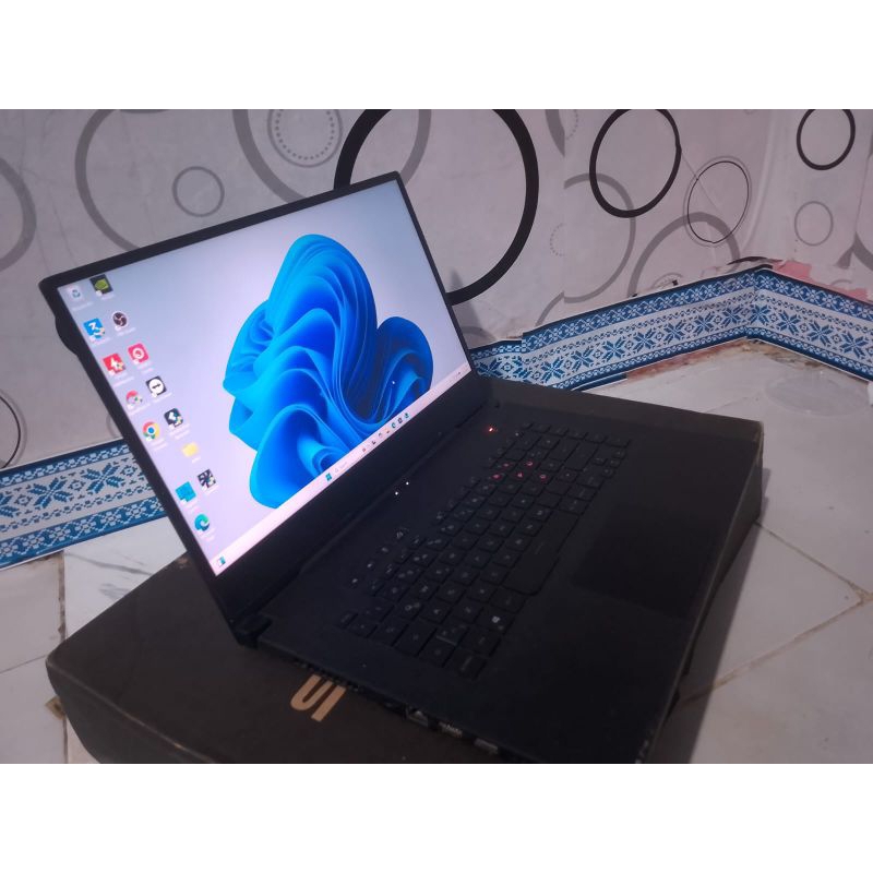 Asus ROG Zephyrus M15 Core i7 Gen 10 RTX 2070 8Gb Normal lancar