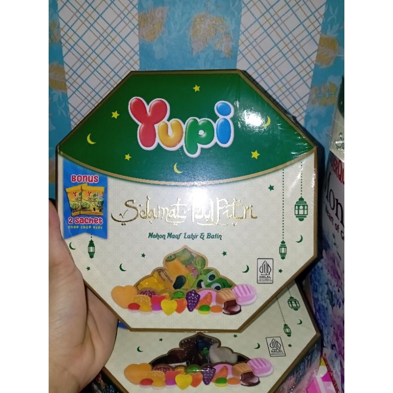 

Yupi Candy Gummy Paket Idul Fitri 200gr (Bonus 2ChopChopKiwi)