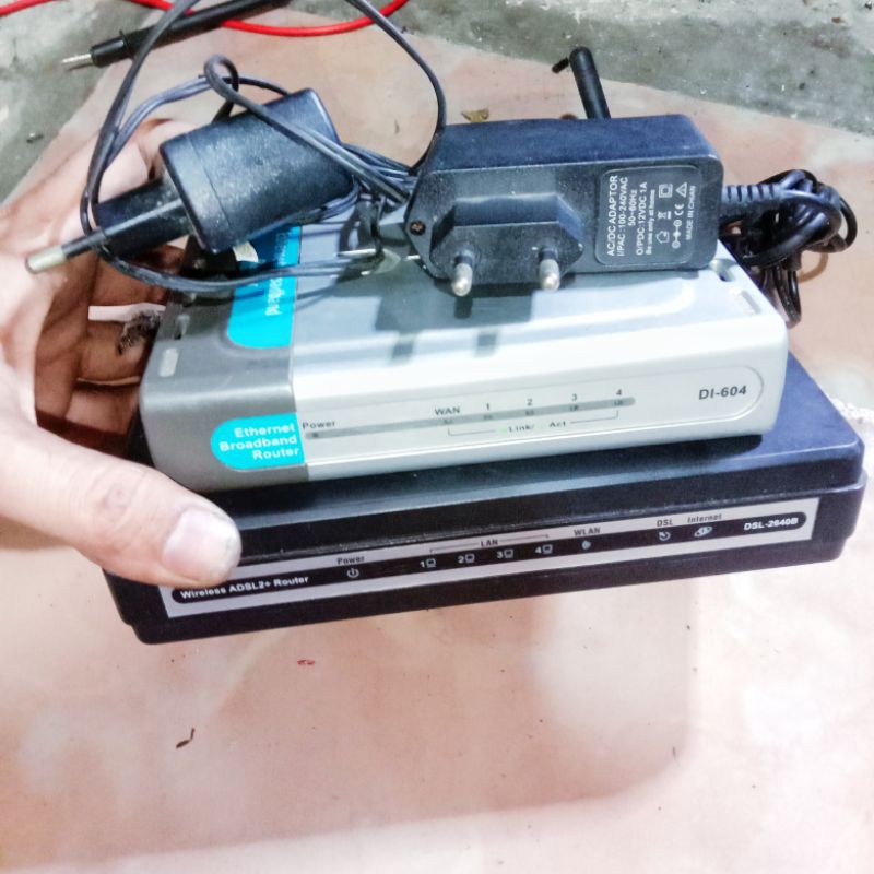 router wireless wifi d-link dl604 dan adsl2+ murah normal siap pakai / ruter wifi mifi wireless