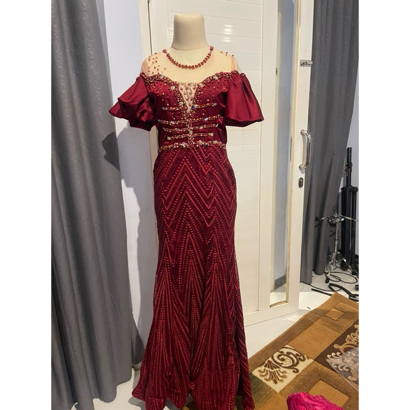 gaun merah maroon by Mano