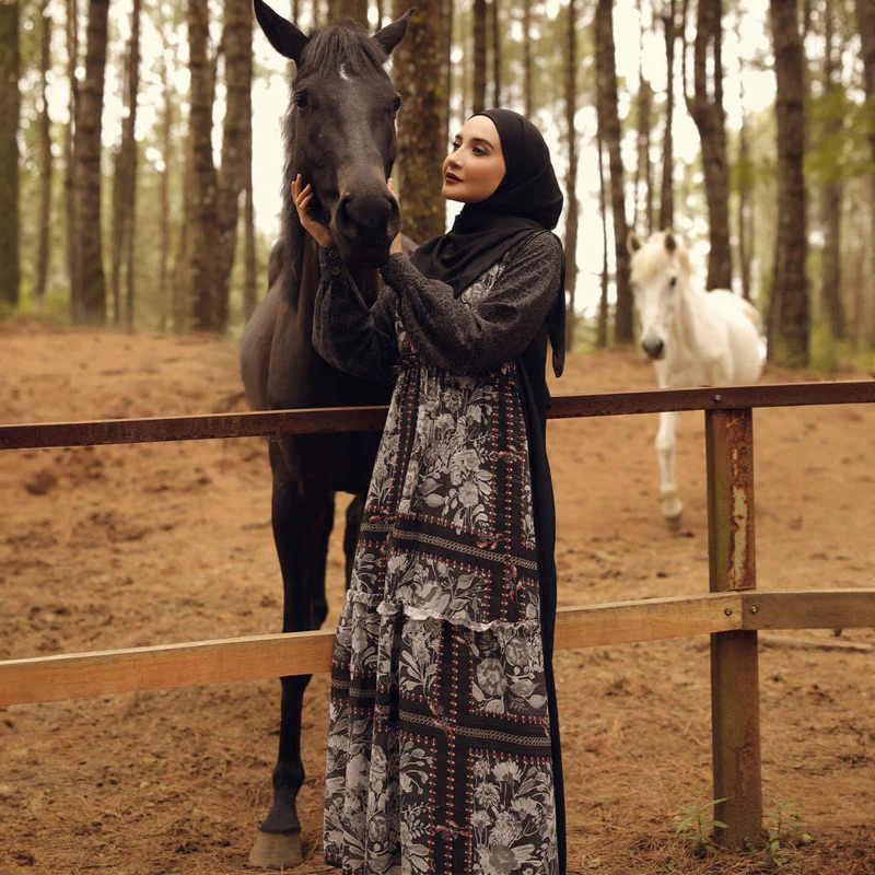 LAVINA DRESS SIZE XXL BY ZASKIA SUNGKAR JAKARTA