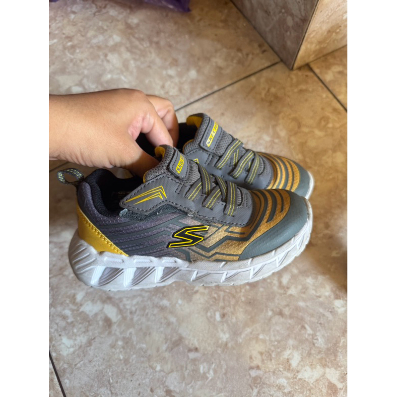 Preloved Sepatu Skecher Anak