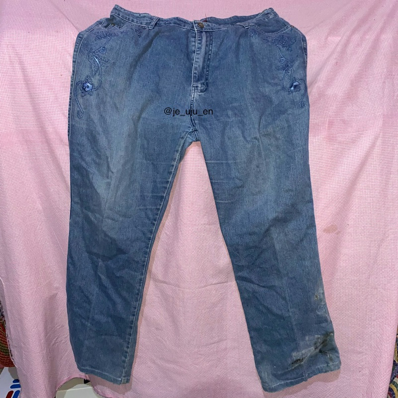 CELANA JEANS JUMBO PRELOVED