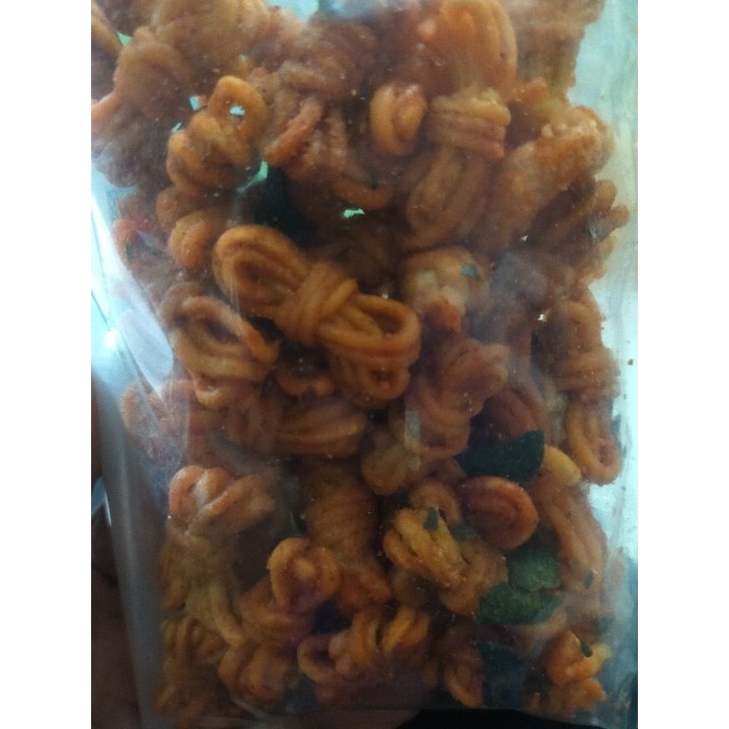 

MIE GULUNG PEDAS BALADO PLUS DAUN JERUK 100 GRAM