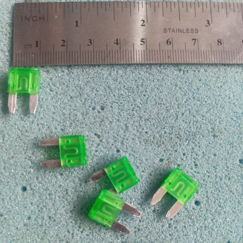 sekring fuse kecil tancap motor mobil 30a 30 ampere