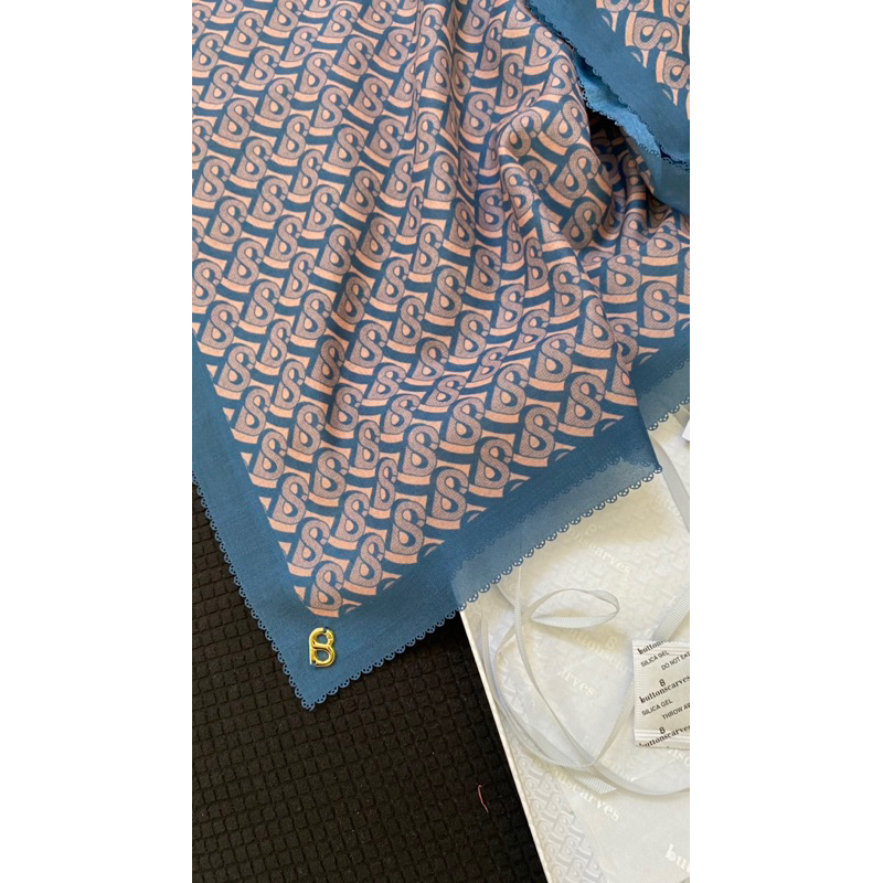 Preloved Bimu Gelato buttonscarves