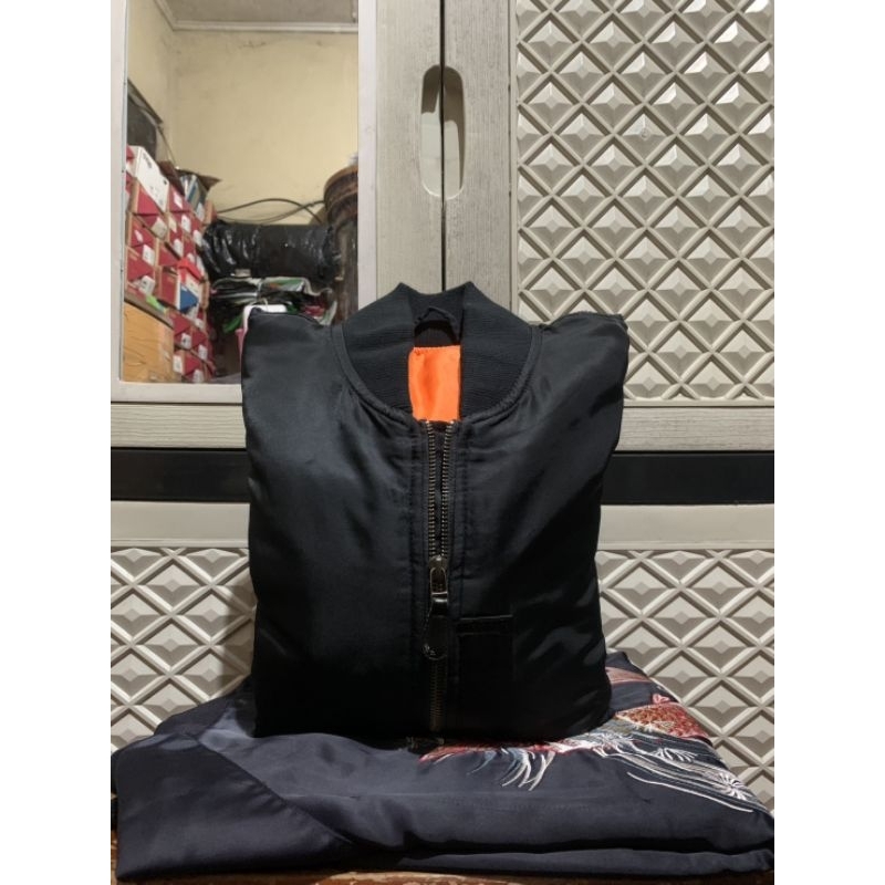 ORIGINAL JACKET BOMBER H&M ZIPPER SUKAJAN UNIQLO MA-1 MILITARY BLACK