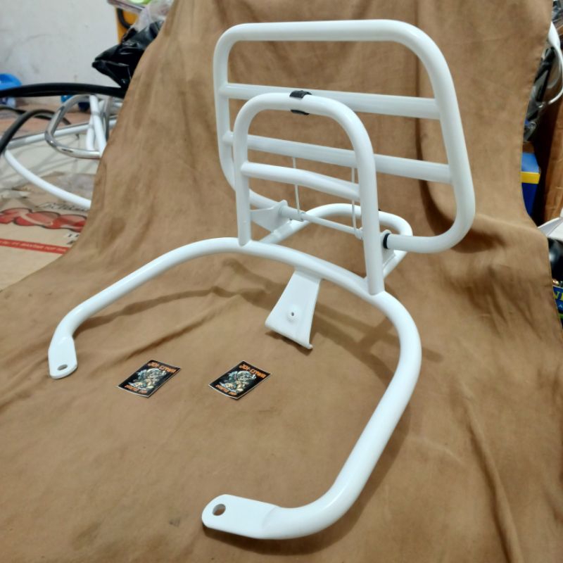 Back rack Vespa Sprint Primavera / Rak Sandaran belakang Vespa New Sprint Primavera Carrier rack put