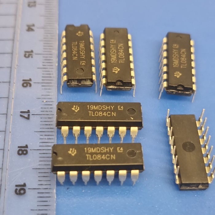 TL084 / TL 084 / TL084 IC / TL 084 IC / TL 084 CN