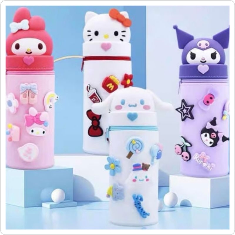 

Tempat pensil seleting silikon SANRIO Jibbitz / Tempat pensil Jibbitz Sanrio resleting / Kotak pensil silikon SANRIO Jibbitz / Pencil case silikon sanrio, wortel, jagung, nanas, terong / pouch sleting silikon sanrio, sayur buah