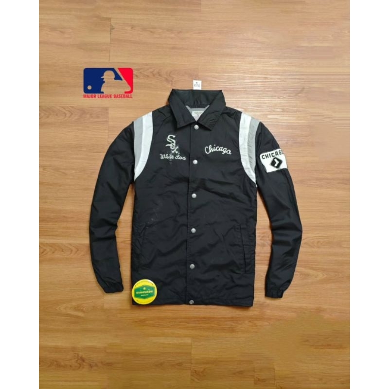 Vintage windbreaker jacket