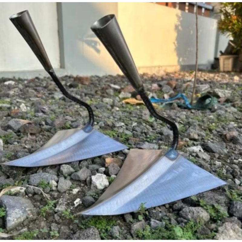 Cangkul tip segitiga besar, cangkul penggembur tanah/ cangkul bajak sawah