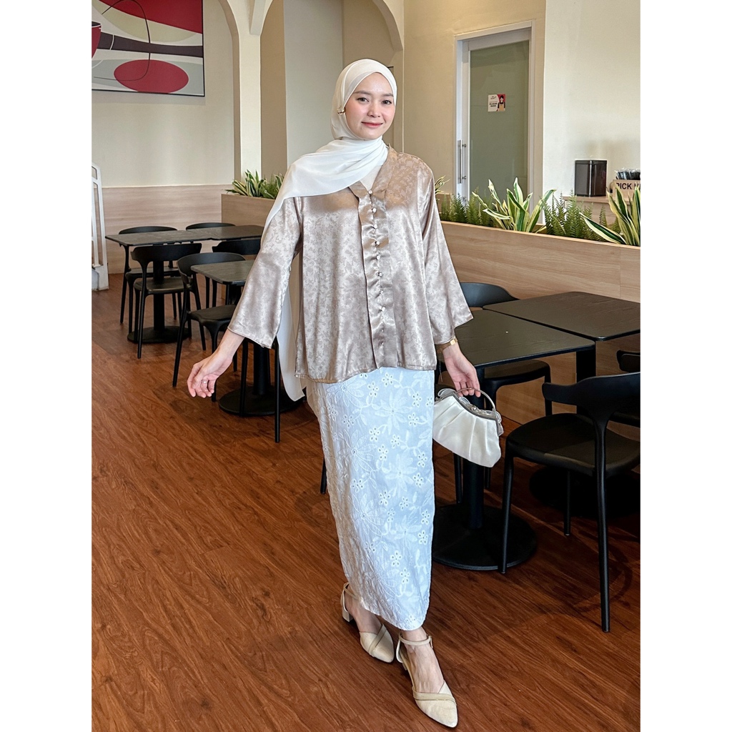 RUNAKU - JANA BLOUSE Baju Melayu Malaysia Kutubaru Wanita Silk Jacquard Premium LD 110 Full Kancing 