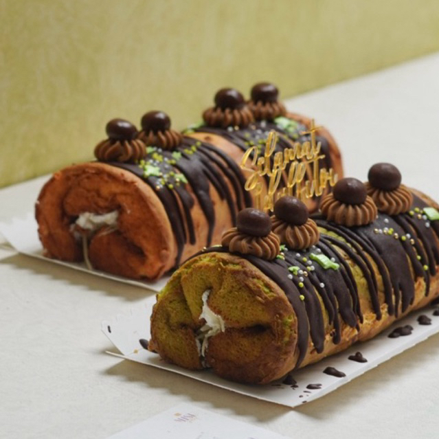 

Misu Sweet - Gift Set Roll Cake Surabaya / Hampers Lebaran Surabaya / Idul Fitri Hampers Surabaya