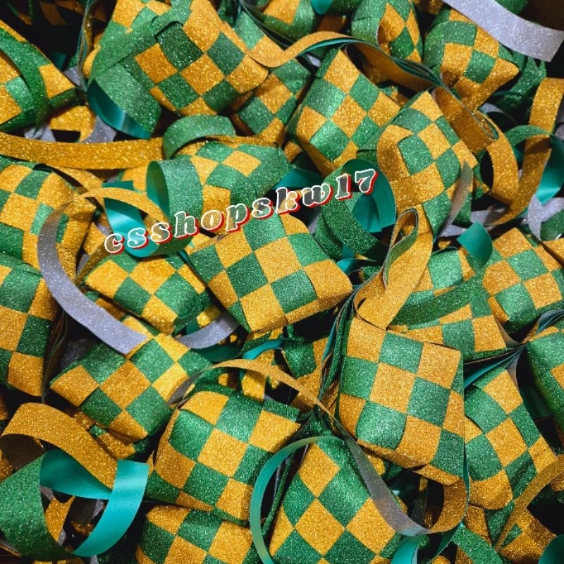 

KETUPAT LEBARAN IDUL FITRI KETUPAT HIAS