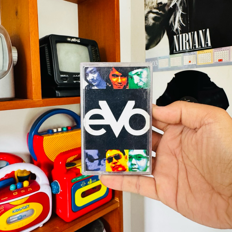 Rare Collection Kaset Pita / Tape / Walkman Evo Self Titled Original 100% Berfungsi / Tested Indones