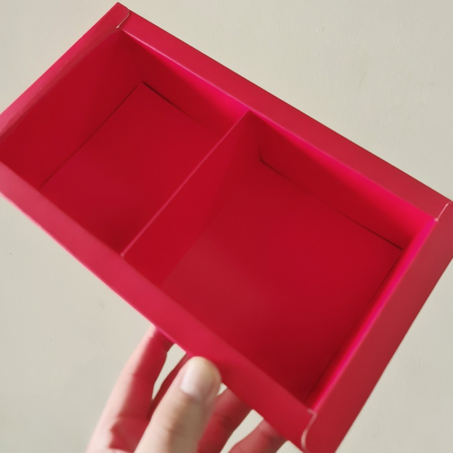 

Box Mika 25x14x6 Dus Mooncake Merah Sekat 2