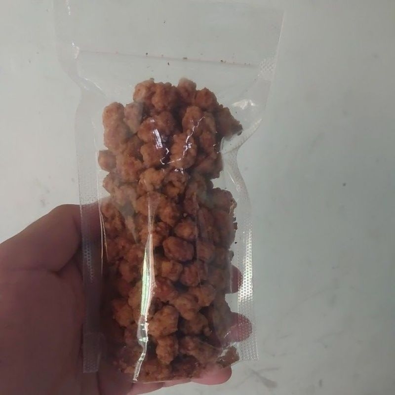 

kacang telor goreng pedas