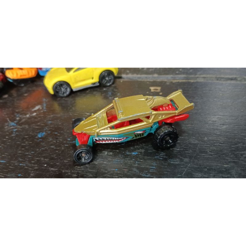 diecast hot wheels dune it up gold preloved