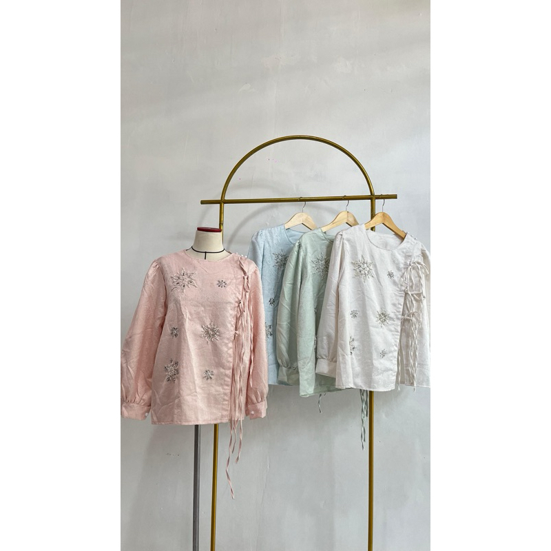 Nelumbo nucifera blouse