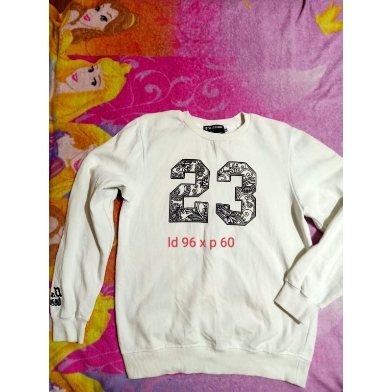 crew neck