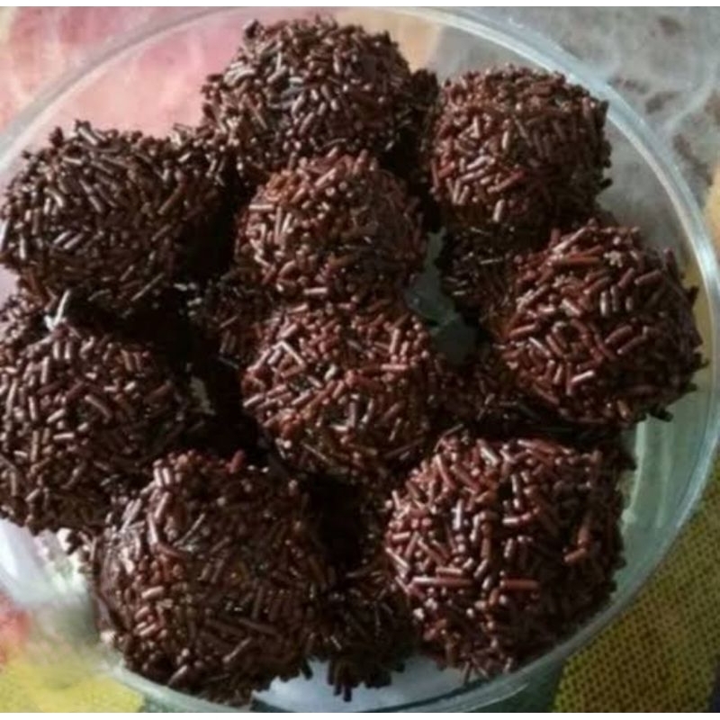 

kue rambutan coklat