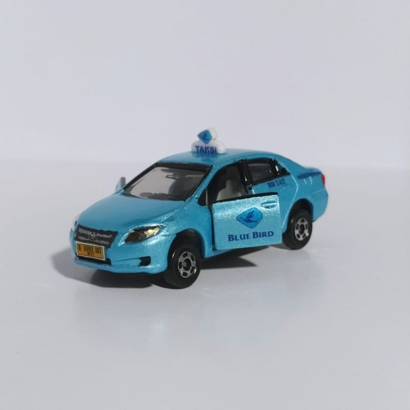 DIECAST TOMICA MOBIL TOYOTA COROLLA AXIO TAKSI BLUEBIRD