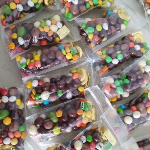 

Mini Random Pouch Cokelat by lisuce