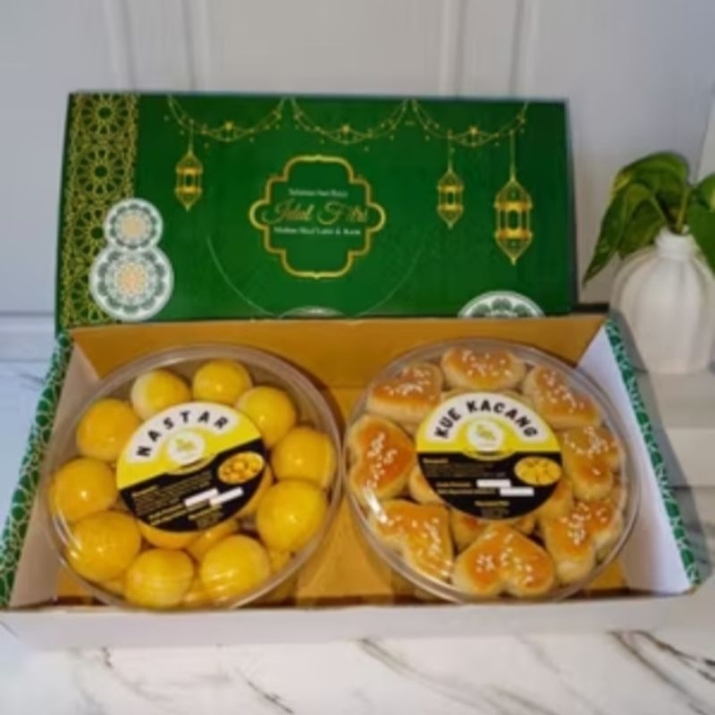 

PAKET KUE LEBARAN ISI 2 TOPLES THR LEBARAN