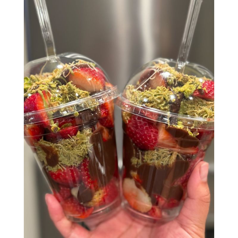 

Dubai Chocolate Strawberry