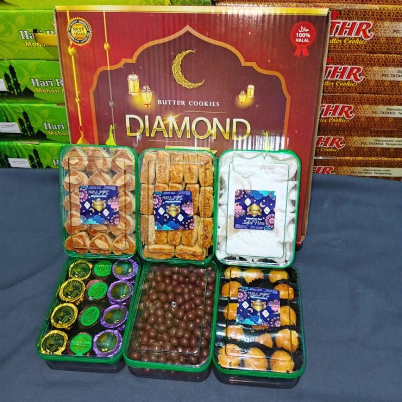 

PAKET KUE KERING DIAMOND PREMIUM MERAH (ISI 6 TOPLE + COKLAT)