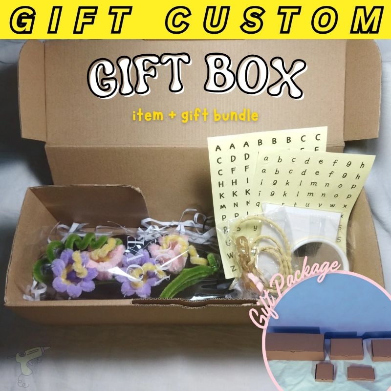 gift box by qr / hadiah / kado box isi gift bundle / bunga / keychain gantungan kunci / phone strap 
