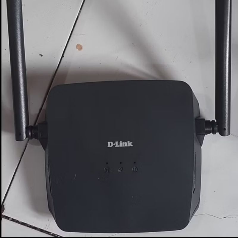 Wireless Router DLink DIR612 + Adaptor