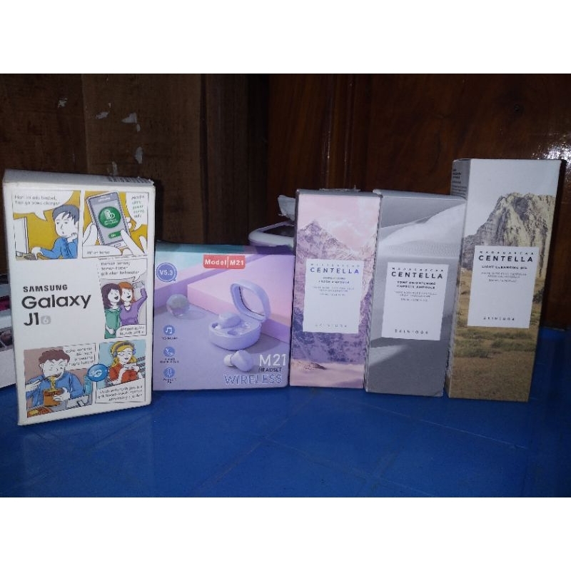 

kotak box kosongan skin1004, earphones, samsung