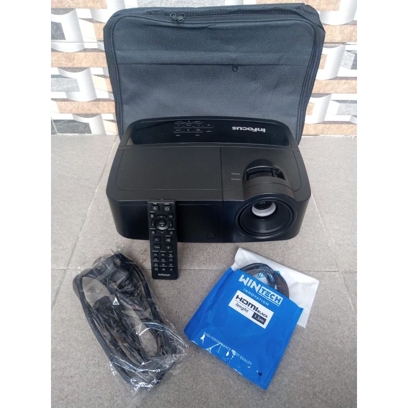 Proyektor/projector Second/bekas Infocus In112a. 3500 ansi lumens. svga. DLP. murah bagus