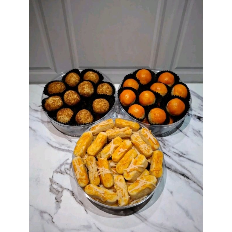 

KUE KERING LEBARAN 250GR KUE NASTAR KUE KASTENGEL