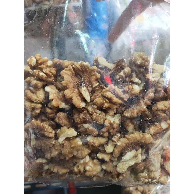 

kacang otak/walnut/kenari kupas ORI sedikit PaHit untuk OTAK dll