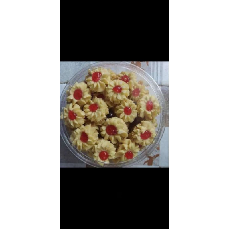 

kue kering semprit bunga stroberry